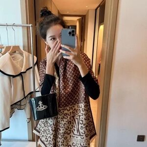 <AUTHENTIC>Louis Vuitton Scarf